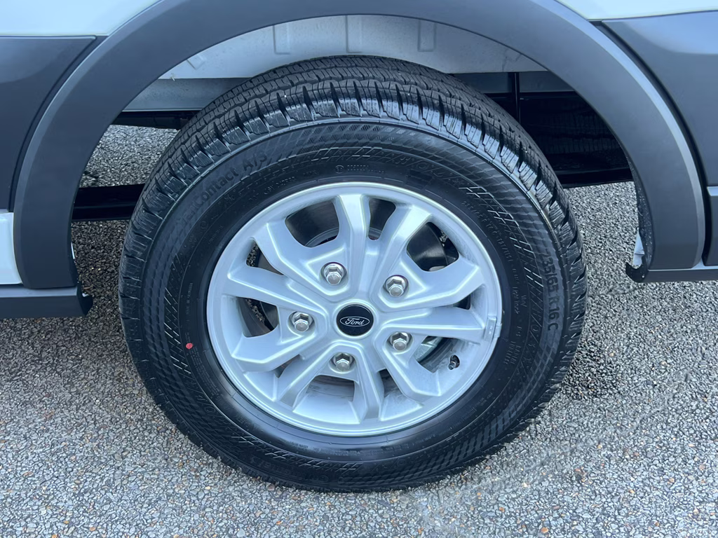 2025 Oxford White Ford Transit Wagon XLT RWD Crossover