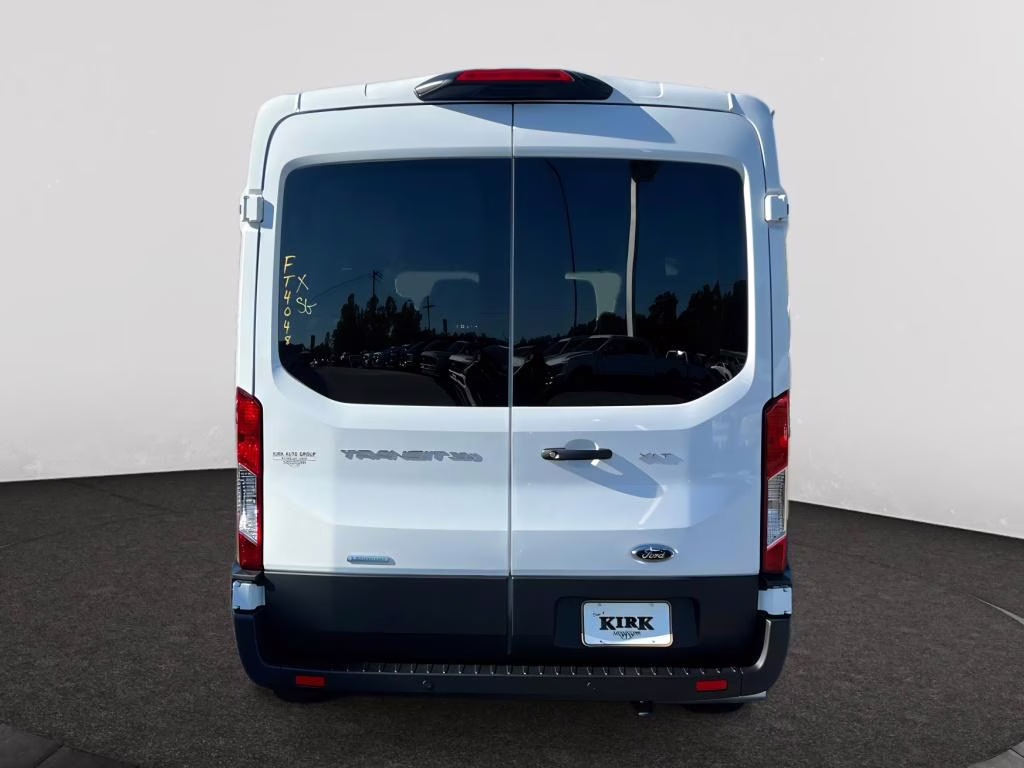 2025 Oxford White Ford Transit Wagon XLT RWD Crossover