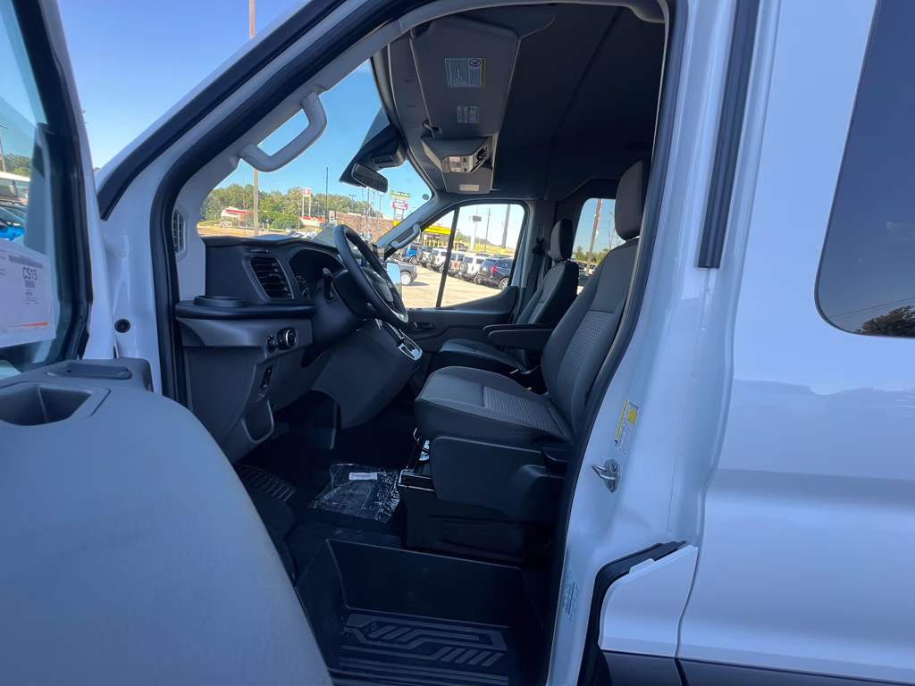 2025 Oxford White Ford Transit Wagon XLT RWD Crossover