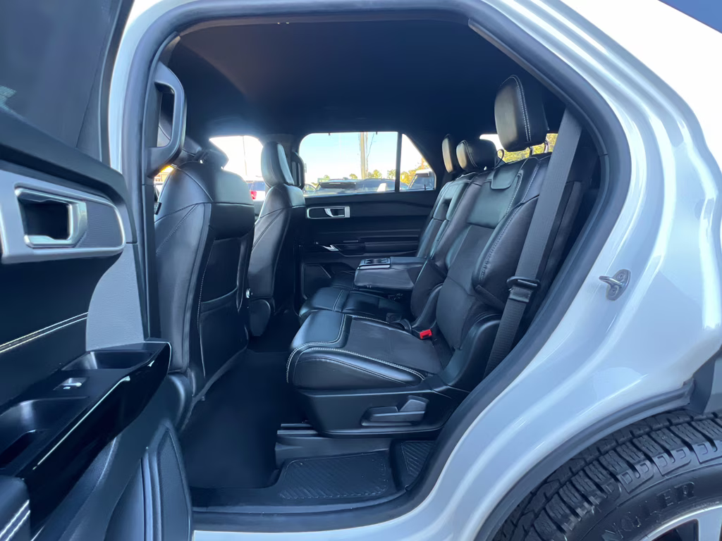 2023 STAR WHITE MET TRI-COAT Ford Explorer ST 4X4 SUV