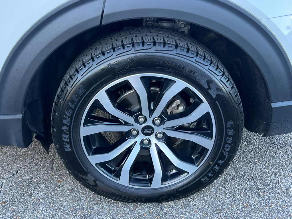 2023 STAR WHITE MET TRI-COAT Ford Explorer ST 4X4 SUV