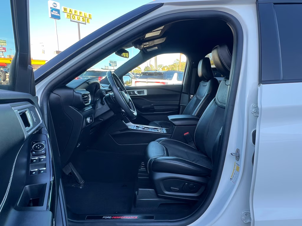 2023 STAR WHITE MET TRI-COAT Ford Explorer ST 4X4 SUV