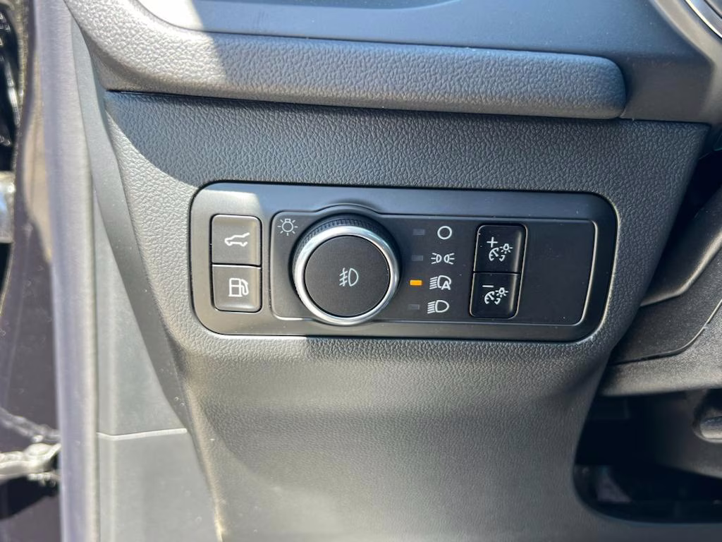 2025 Agate Black Metallic Ford Escape PHEV FWD SUV