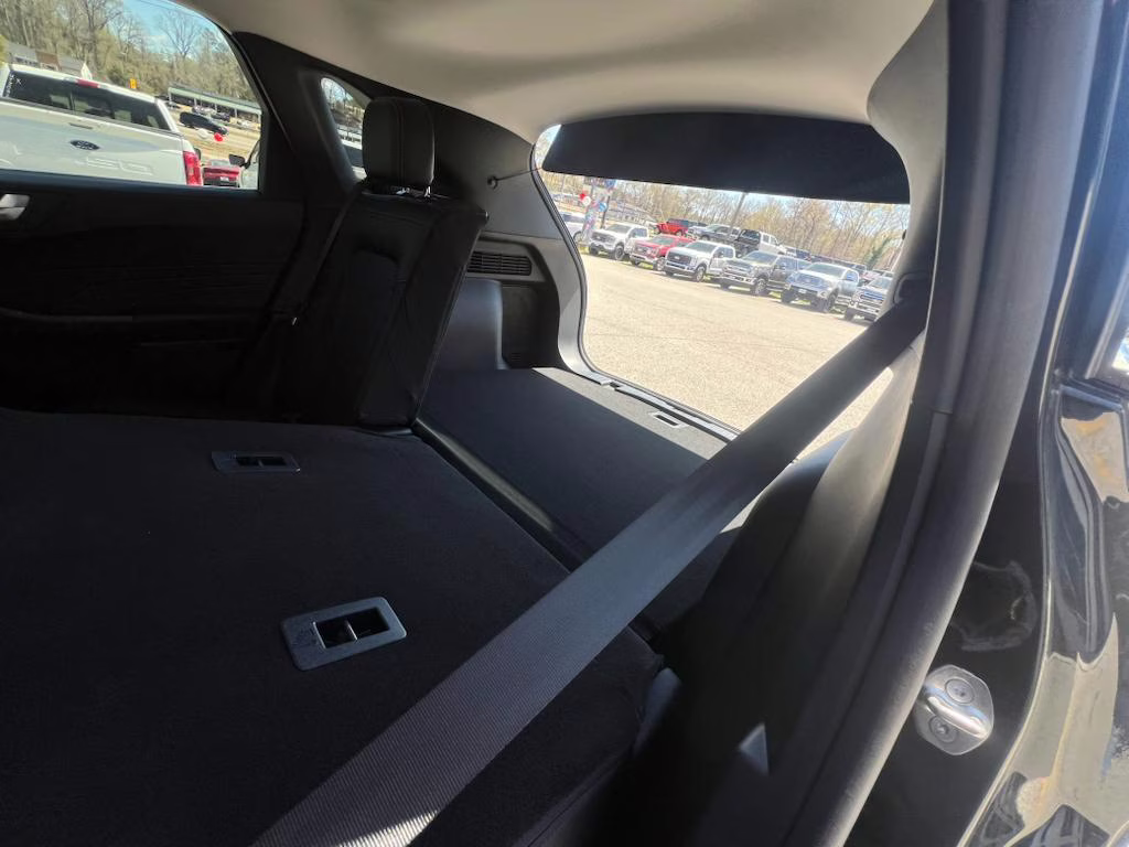 2025 Agate Black Metallic Ford Escape PHEV FWD SUV