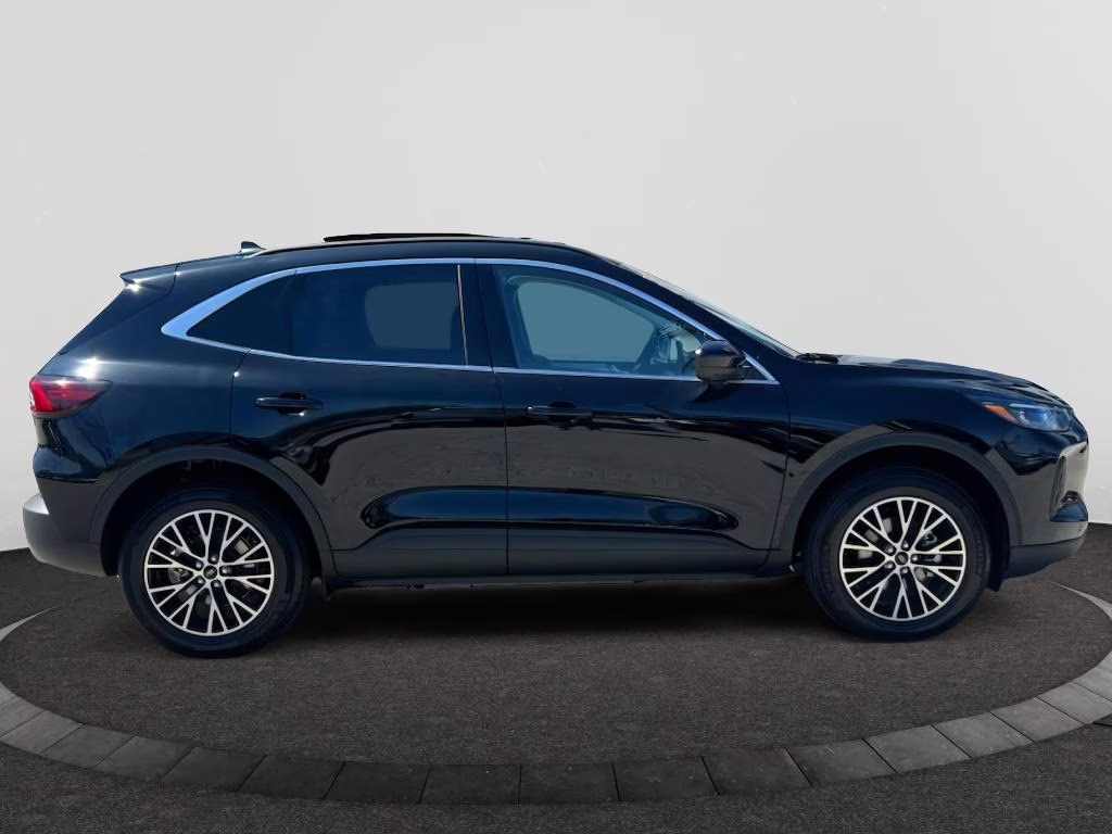 2025 Agate Black Metallic Ford Escape PHEV FWD SUV