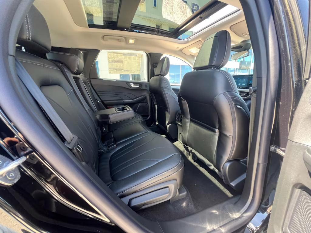 2025 Agate Black Metallic Ford Escape PHEV FWD SUV