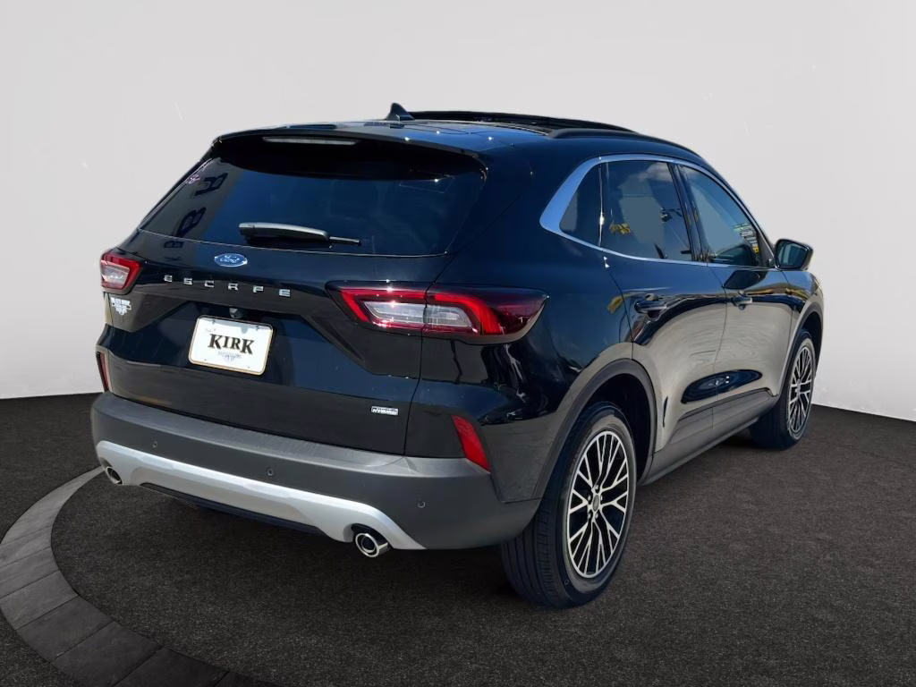 2025 Agate Black Metallic Ford Escape PHEV FWD SUV