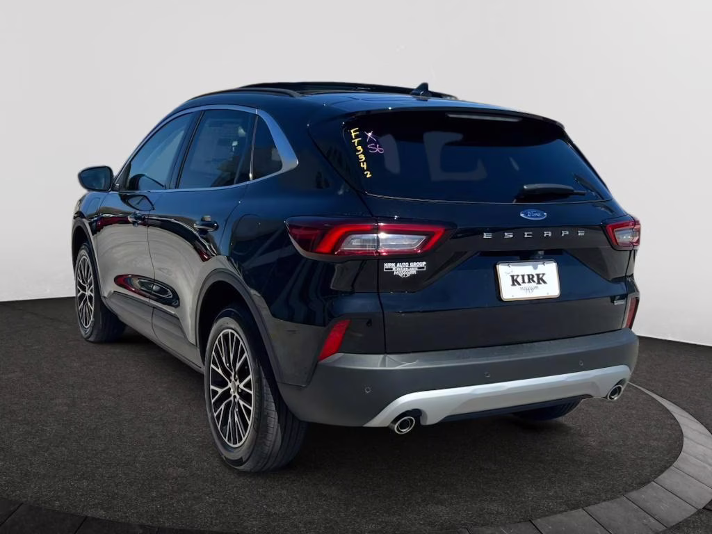 2025 Agate Black Metallic Ford Escape PHEV FWD SUV