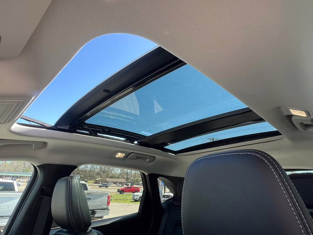 2025 Agate Black Metallic Ford Escape PHEV FWD SUV