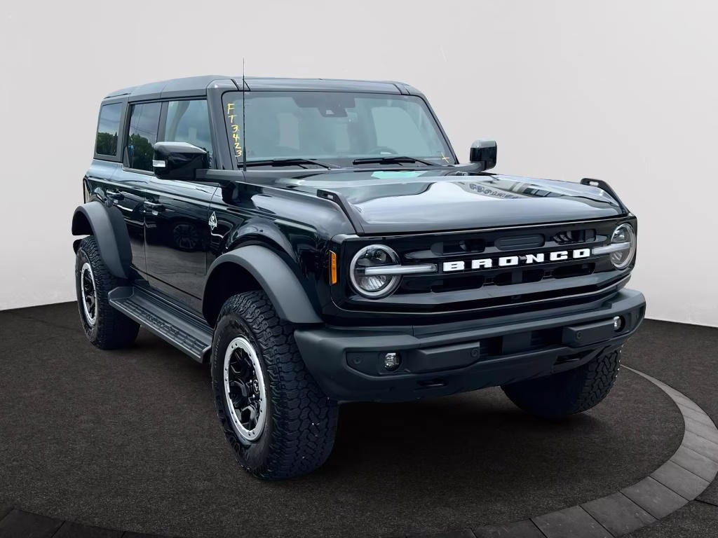 2025 Shadow Black Ford Bronco Outer Banks 4X4 SUV