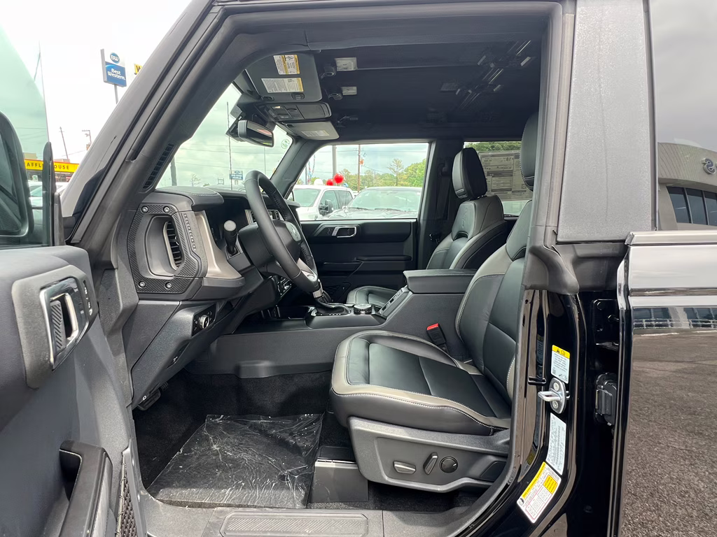 2025 Shadow Black Ford Bronco Outer Banks 4X4 SUV