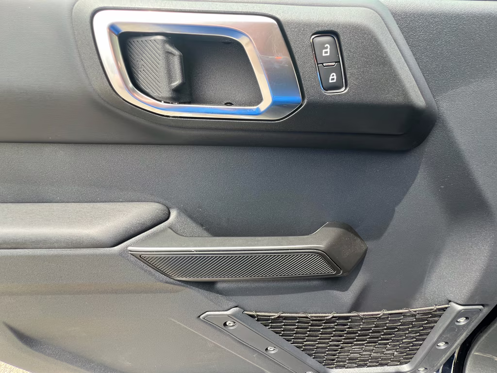 2025 Shadow Black Ford Bronco Outer Banks 4X4 SUV