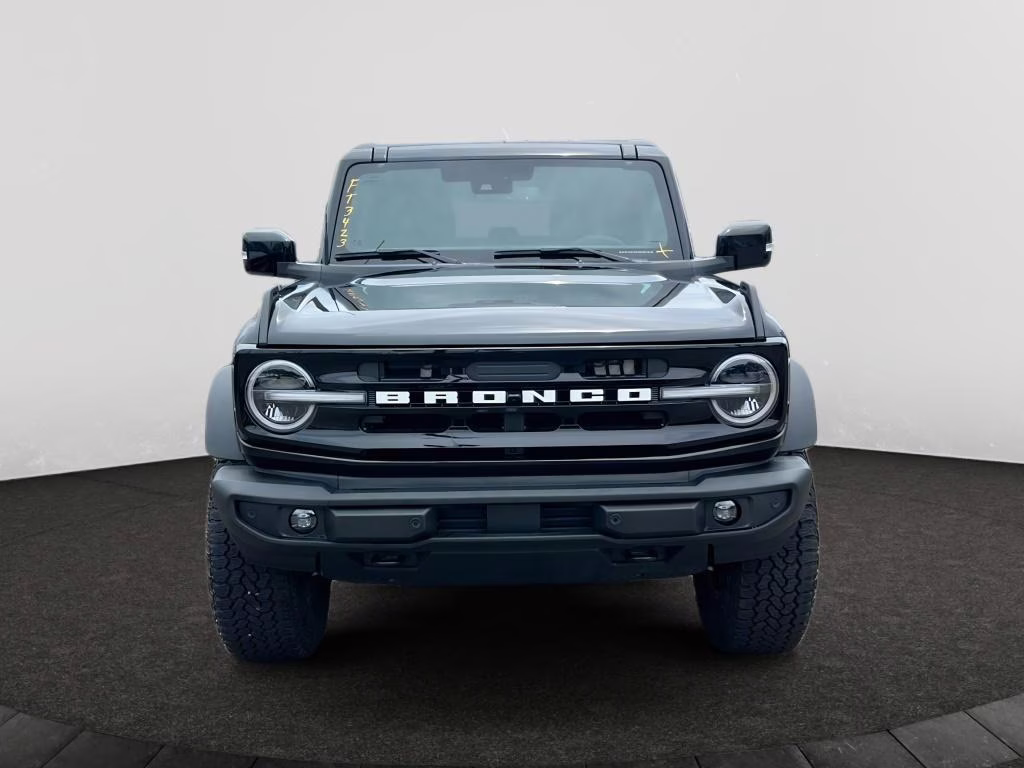2025 Shadow Black Ford Bronco Outer Banks 4X4 SUV