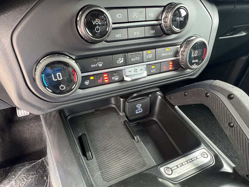 2025 Shadow Black Ford Bronco Outer Banks 4X4 SUV