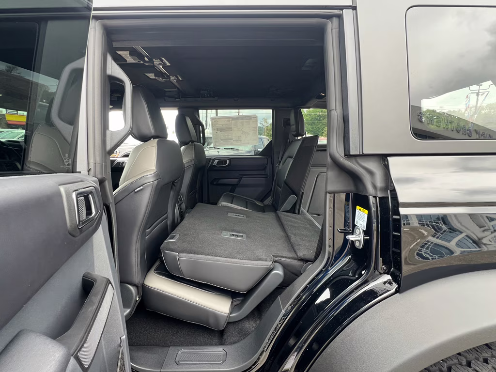 2025 Shadow Black Ford Bronco Outer Banks 4X4 SUV