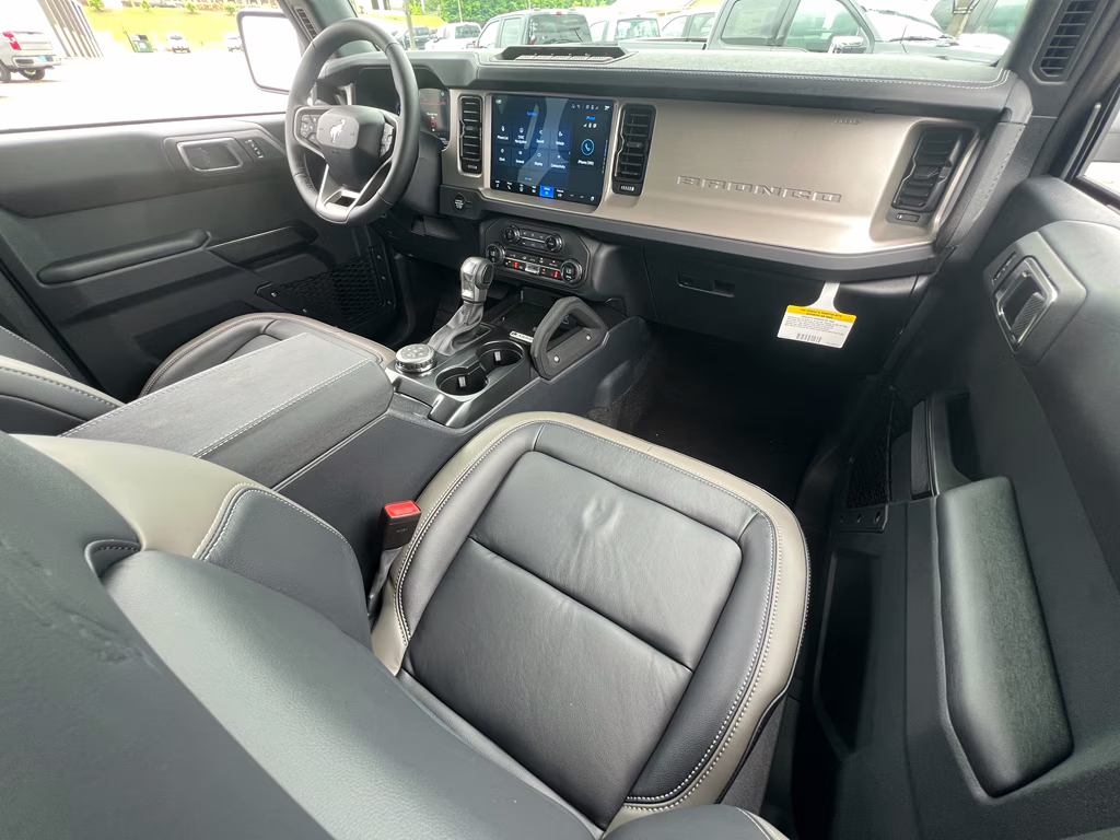 2025 Shadow Black Ford Bronco Outer Banks 4X4 SUV