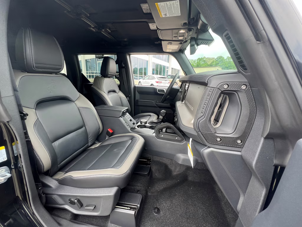 2025 Shadow Black Ford Bronco Outer Banks 4X4 SUV