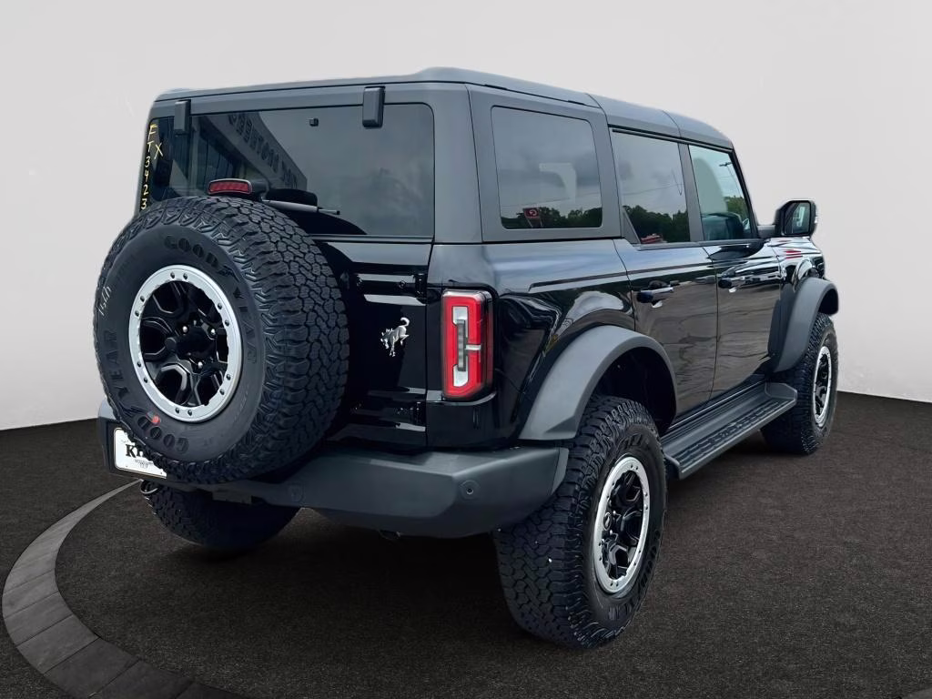 2025 Shadow Black Ford Bronco Outer Banks 4X4 SUV
