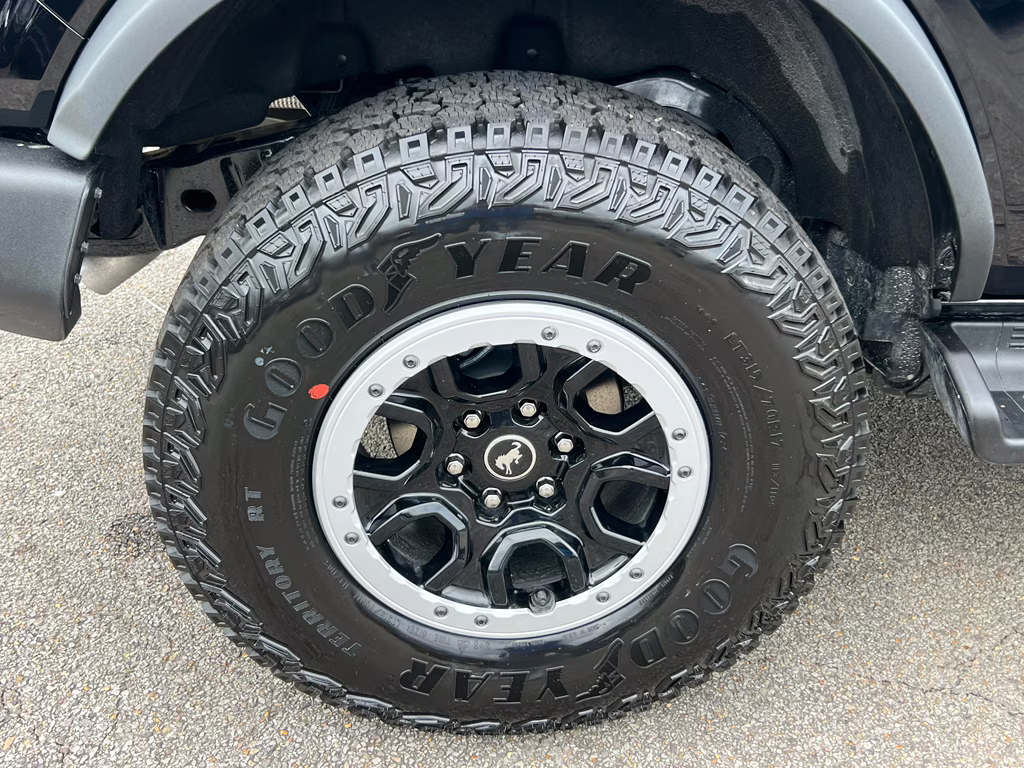 2025 Shadow Black Ford Bronco Outer Banks 4X4 SUV