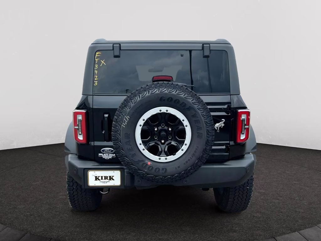 2025 Shadow Black Ford Bronco Outer Banks 4X4 SUV