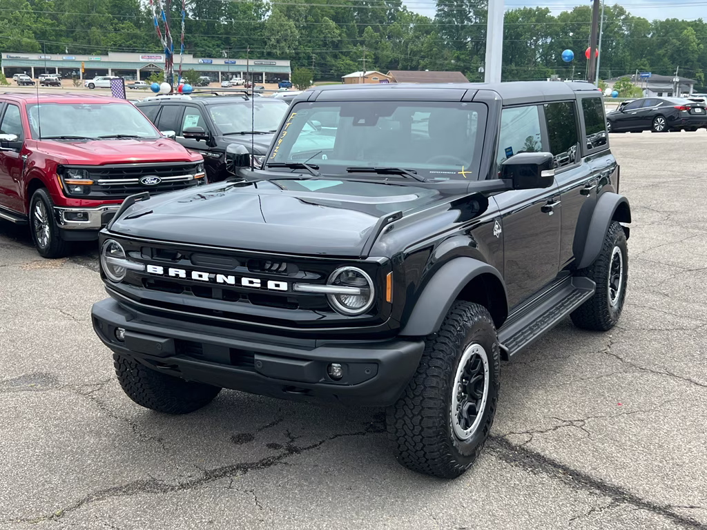 2025 Shadow Black Ford Bronco Outer Banks 4X4 SUV