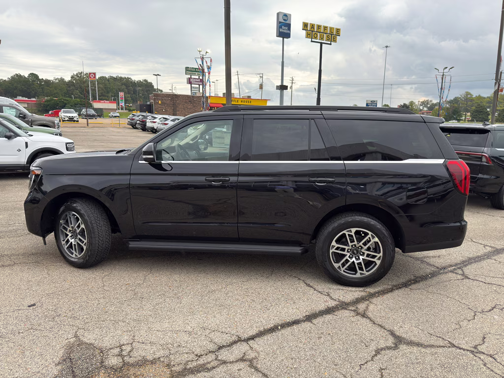 2025 Agate Black Metallic Ford Expedition Active 4X4 SUV