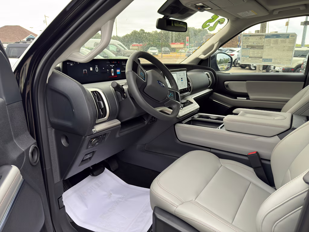 2025 Agate Black Metallic Ford Expedition Active 4X4 SUV