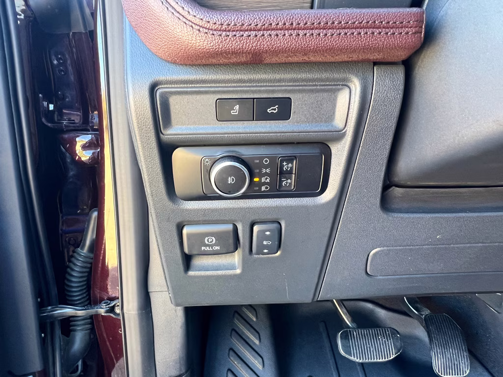 2023 JEWEL RED MET TINTED CC Ford Expedition Limited 4X4 SUV