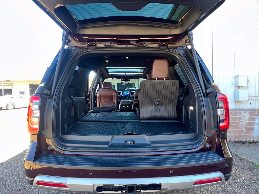 2023 JEWEL RED MET TINTED CC Ford Expedition Limited 4X4 SUV