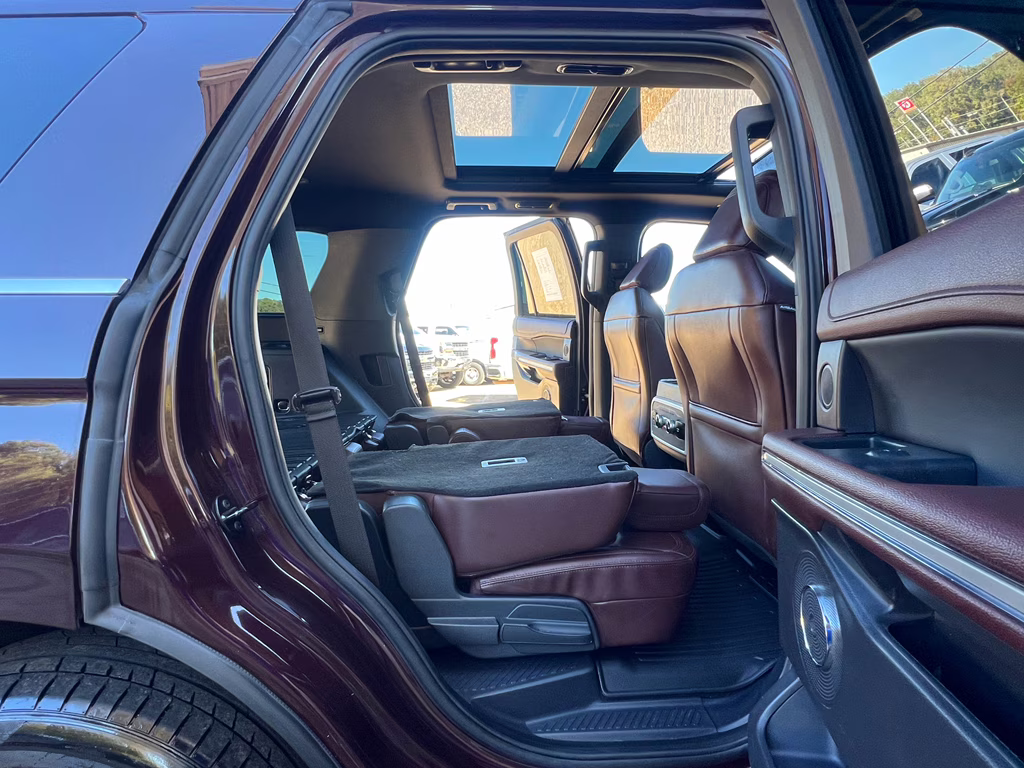 2023 JEWEL RED MET TINTED CC Ford Expedition Limited 4X4 SUV