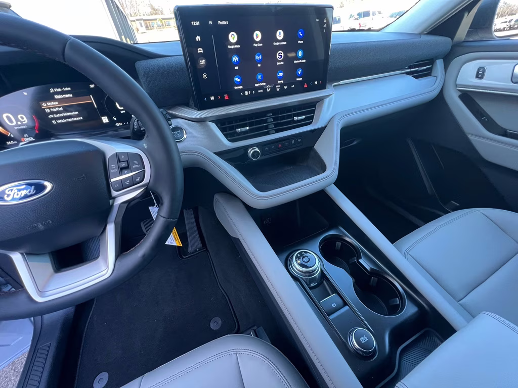 2026 Space White Metallic Ford Explorer Active (100A) RWD SUV