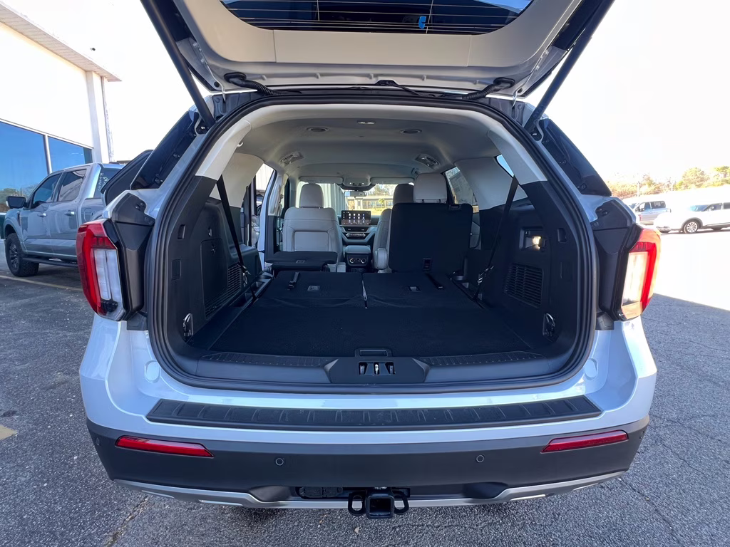 2026 Space White Metallic Ford Explorer Active (100A) RWD SUV