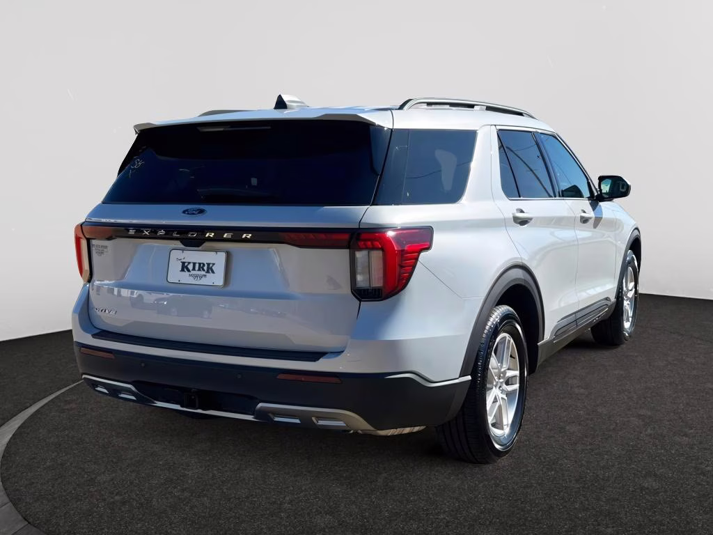 2026 Space White Metallic Ford Explorer Active (100A) RWD SUV