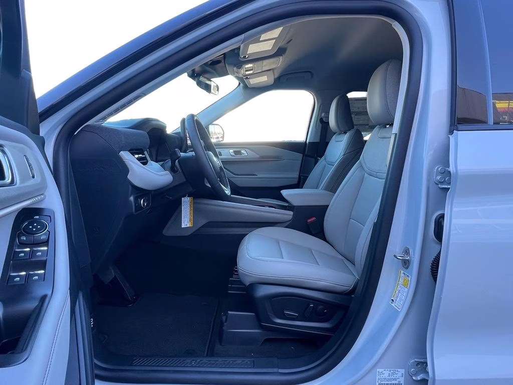 2026 Space White Metallic Ford Explorer Active (100A) RWD SUV