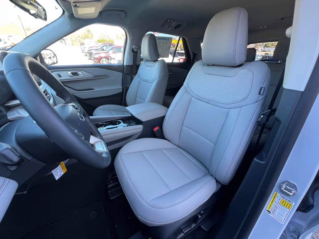2026 Space White Metallic Ford Explorer Active (100A) RWD SUV
