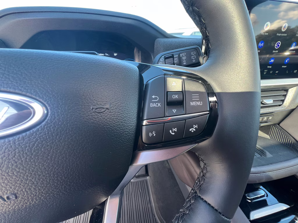 2025 Star White Metallic Tri-Coat Ford Explorer Platinum RWD SUV