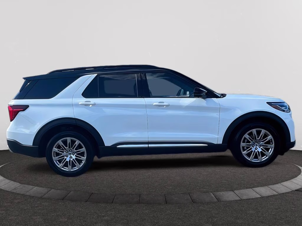 2025 Star White Metallic Tri-Coat Ford Explorer Platinum RWD SUV