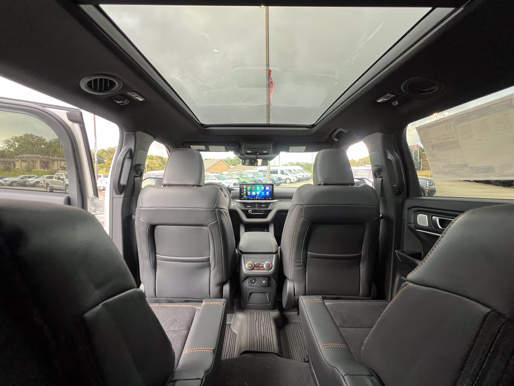 2026 Star White Metallic Tri-Coat Ford Explorer Tremor 4X4 SUV