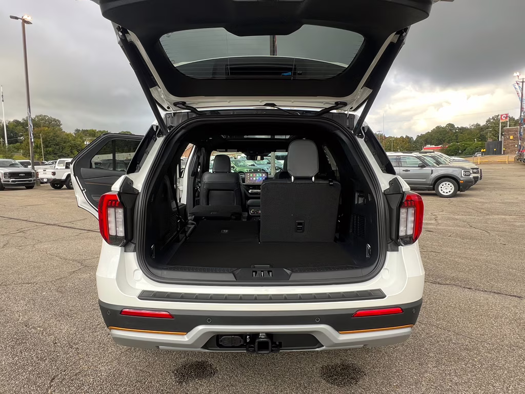 2026 Star White Metallic Tri-Coat Ford Explorer Tremor 4X4 SUV