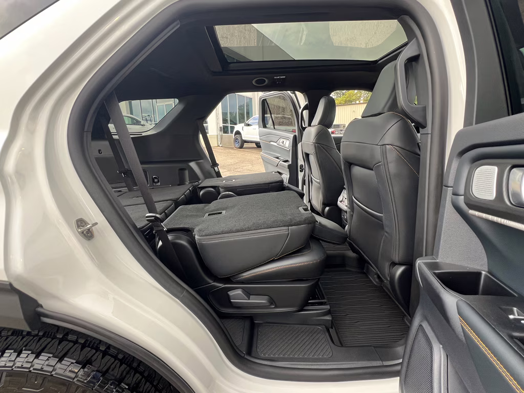 2026 Star White Metallic Tri-Coat Ford Explorer Tremor 4X4 SUV