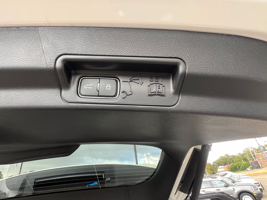 2026 Star White Metallic Tri-Coat Ford Explorer Tremor 4X4 SUV