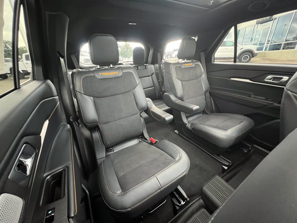 2026 Star White Metallic Tri-Coat Ford Explorer Tremor 4X4 SUV