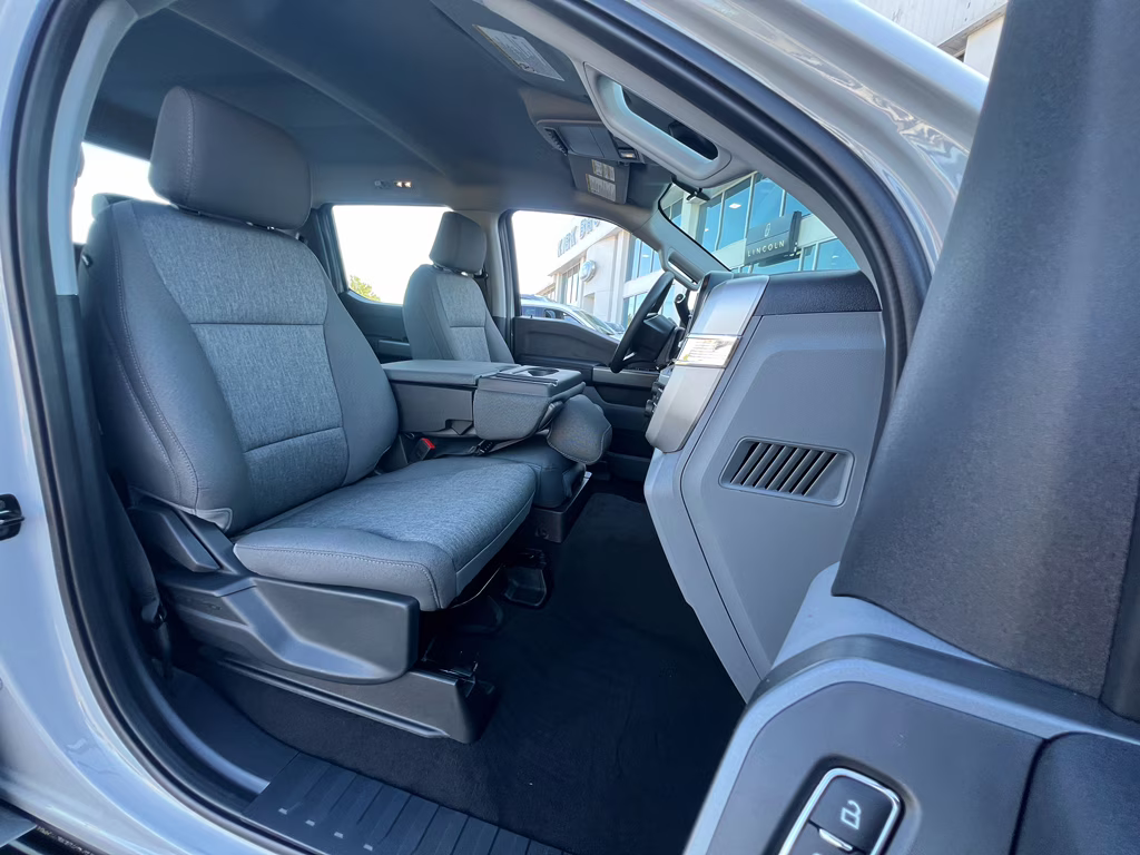 2026 Avalanche Ford Super Duty F-250 SRW XL 4X4 Truck