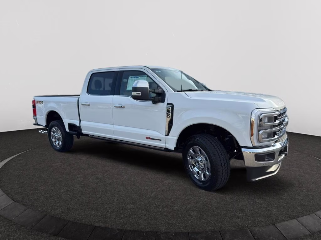 2026 Star White Metallic Tri-Coat Ford Super Duty F-250 SRW LARIAT 4X4 Truck