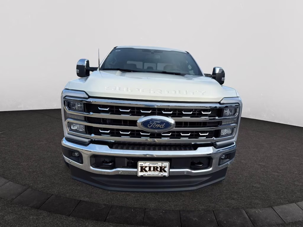 2026 Star White Metallic Tri-Coat Ford Super Duty F-250 SRW LARIAT 4X4 Truck