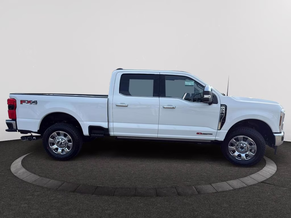 2026 Star White Metallic Tri-Coat Ford Super Duty F-250 SRW LARIAT 4X4 Truck