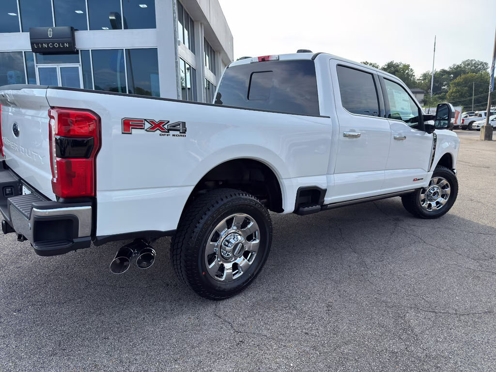 2026 Star White Metallic Tri-Coat Ford Super Duty F-250 SRW LARIAT 4X4 Truck