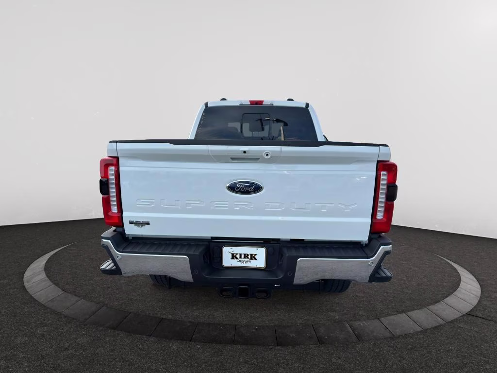 2026 Star White Metallic Tri-Coat Ford Super Duty F-250 SRW LARIAT 4X4 Truck