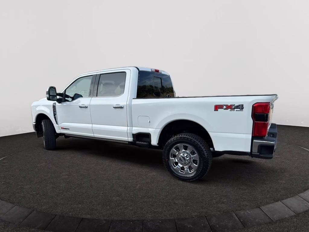 2026 Star White Metallic Tri-Coat Ford Super Duty F-250 SRW LARIAT 4X4 Truck