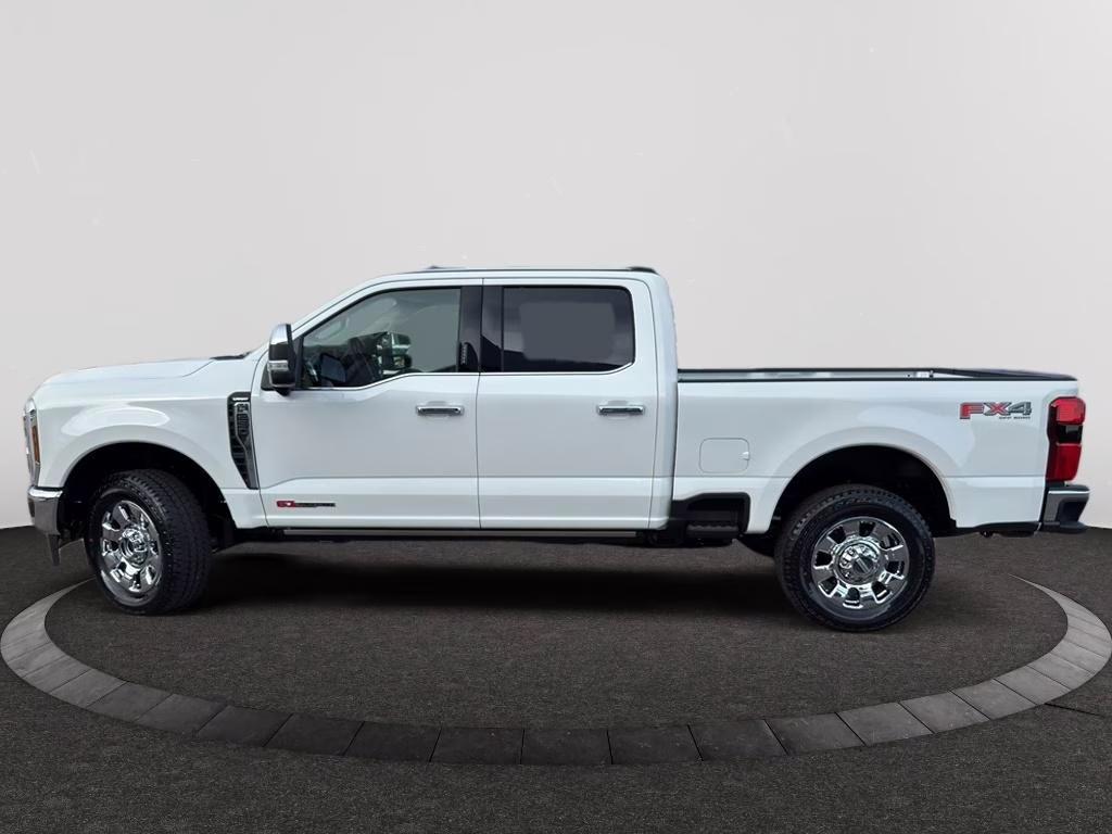 2026 Star White Metallic Tri-Coat Ford Super Duty F-250 SRW LARIAT 4X4 Truck